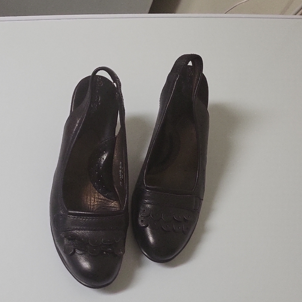 $ HOSTPICK $ Born Crown SARASOTA Kiltie Slingback Heels Black Size 7 👡